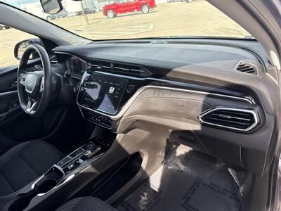 2023 Chevrolet Bolt EUV LT - Photo 21 - Dallas, TX 75252
