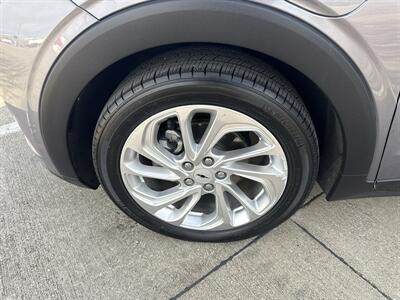 2023 Chevrolet Bolt EUV LT - Photo 37 - Dallas, TX 75252