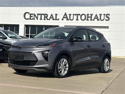 2023 Chevrolet Bolt EUV LT - Photo 1 - Dallas, TX 75252