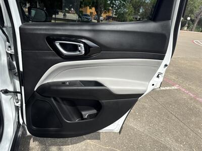 2024 Jeep Compass Limited   - Photo 12 - Dallas, TX 75252