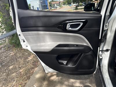 2024 Jeep Compass Limited   - Photo 11 - Dallas, TX 75252