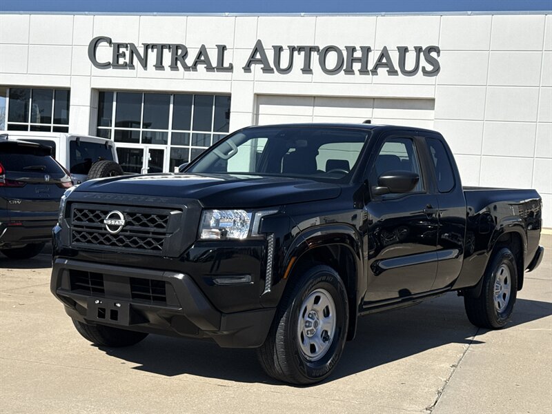 2022 Nissan Frontier S   - Photo 1 - Dallas, TX 75252