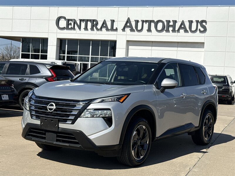 2025 Nissan Rogue SV   - Photo 1 - Dallas, TX 75252