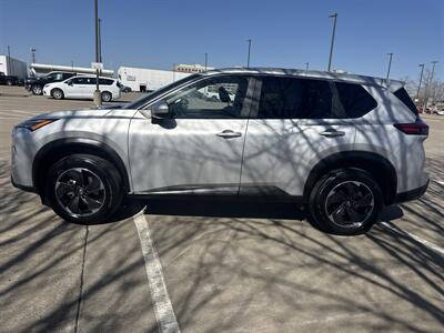 2025 Nissan Rogue SV   - Photo 4 - Dallas, TX 75252