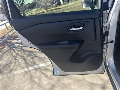 2025 Nissan Rogue SV   - Photo 16 - Dallas, TX 75252