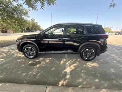 2025 Nissan Rogue SV   - Photo 4 - Dallas, TX 75252
