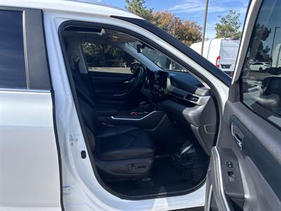 2023 Toyota Highlander XLE   - Photo 21 - Dallas, TX 75252