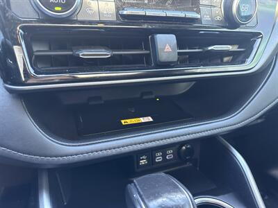 2023 Toyota Highlander XLE   - Photo 29 - Dallas, TX 75252