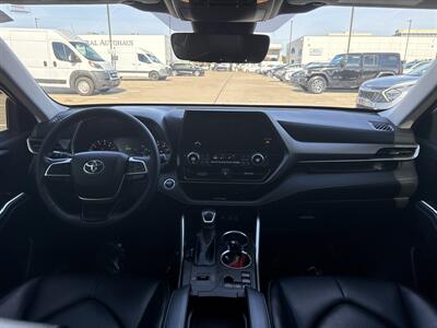 2023 Toyota Highlander XLE   - Photo 23 - Dallas, TX 75252