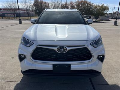 2023 Toyota Highlander XLE   - Photo 2 - Dallas, TX 75252