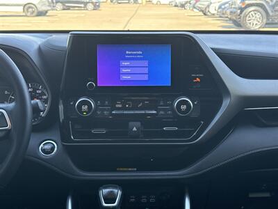 2023 Toyota Highlander XLE   - Photo 30 - Dallas, TX 75252