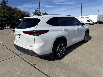 2023 Toyota Highlander XLE   - Photo 7 - Dallas, TX 75252