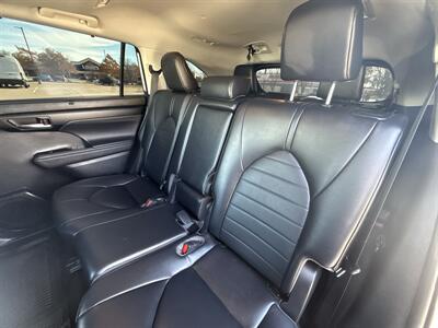 2023 Toyota Highlander XLE   - Photo 38 - Dallas, TX 75252