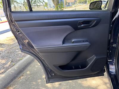2023 Toyota Highlander LE - Photo 11 - Dallas, TX 75252