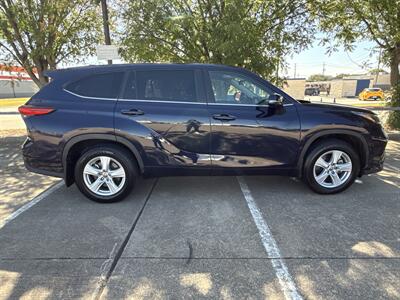 2023 Toyota Highlander LE - Photo 8 - Dallas, TX 75252
