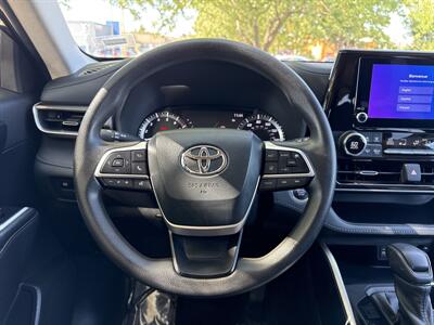 2023 Toyota Highlander LE - Photo 23 - Dallas, TX 75252