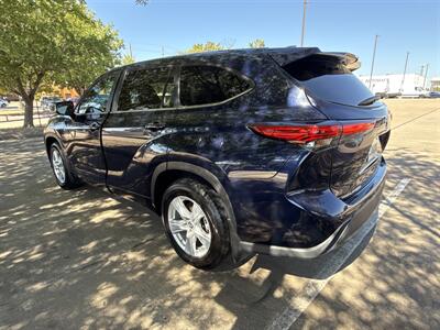 2023 Toyota Highlander LE - Photo 5 - Dallas, TX 75252