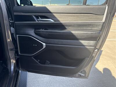 2024 Jeep Wagoneer L Series II   - Photo 13 - Dallas, TX 75252