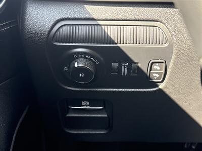 2024 Jeep Wagoneer L Series II   - Photo 38 - Dallas, TX 75252