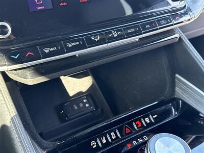 2024 Jeep Wagoneer L Series II   - Photo 34 - Dallas, TX 75252