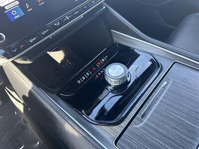 2024 Jeep Wagoneer L Series II   - Photo 33 - Dallas, TX 75252