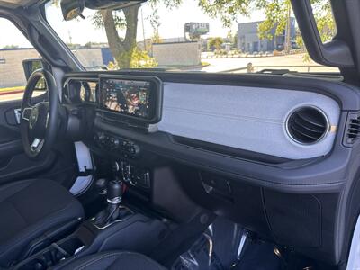 2024 Jeep Wrangler Sahara 4xe   - Photo 23 - Dallas, TX 75252