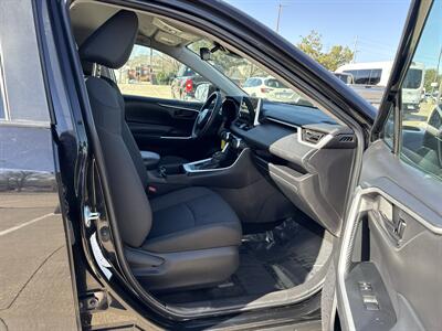 2024 Toyota RAV4 LE   - Photo 17 - Dallas, TX 75252