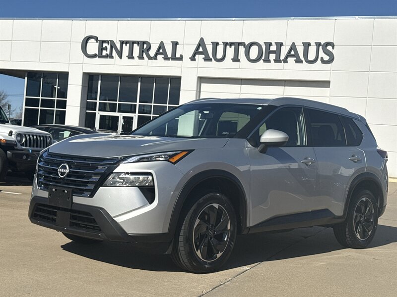 2025 Nissan Rogue SV   - Photo 1 - Dallas, TX 75252