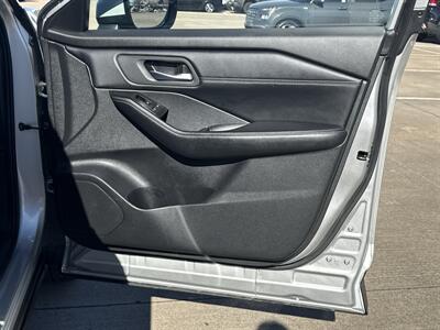 2025 Nissan Rogue SV   - Photo 14 - Dallas, TX 75252