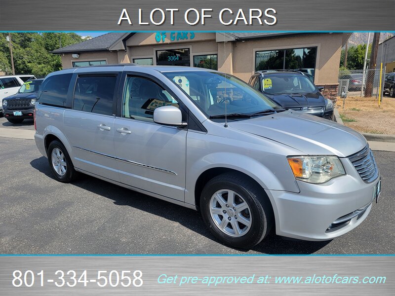 2012 Chrysler Town & Country Touring photo