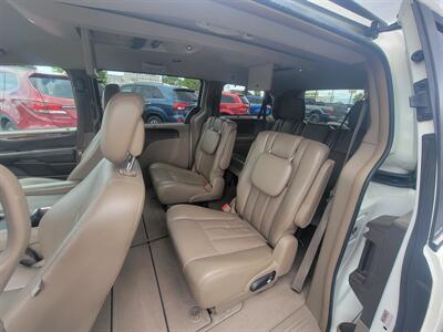 2011 Chrysler Town and Country Touring-L   - Photo 5 - Ogden, UT 84401