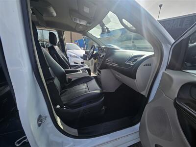 2014 Chrysler Town and Country Touring-L   - Photo 12 - Ogden, UT 84401