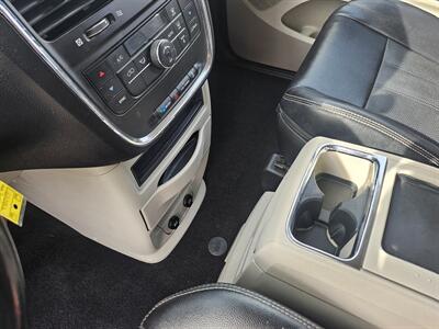 2014 Chrysler Town and Country Touring-L   - Photo 15 - Ogden, UT 84401
