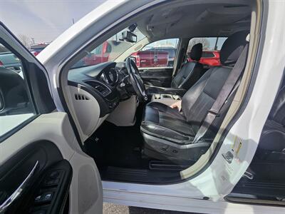 2014 Chrysler Town and Country Touring-L   - Photo 6 - Ogden, UT 84401