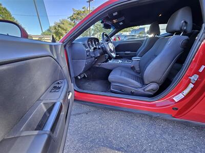 2013 Dodge Challenger SXT   - Photo 10 - Ogden, UT 84401