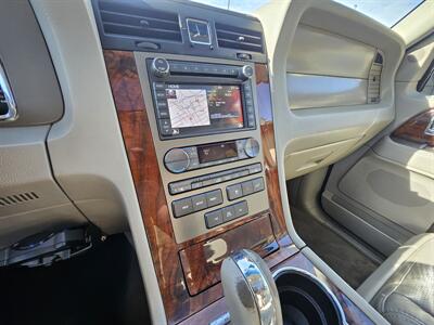 2011 Lincoln Navigator   - Photo 16 - Ogden, UT 84401