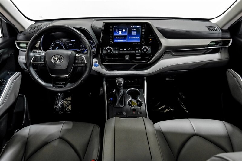 2020 Toyota Highlander Hybrid XLE photo