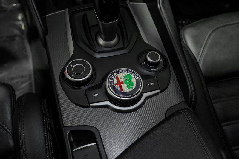 2018 Alfa Romeo Giulia Ti photo