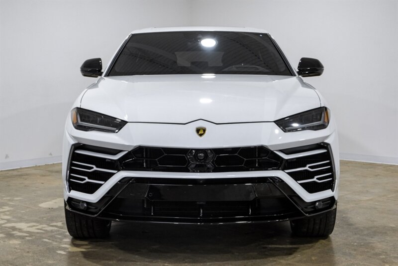 2022 Lamborghini Urus  photo