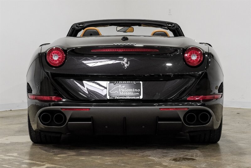 2017 Ferrari California T photo