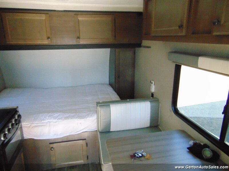 2021 Sunset Park Sun Lite Classic 16BH - Photo 16 - Mount Vernon, IN 47620