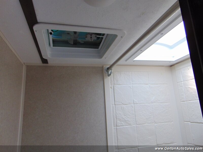 2021 Sunset Park Sun Lite Classic 16BH - Photo 33 - Mount Vernon, IN 47620