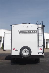 2022 WINNEBAGO MICRO MINNIE 1808FBS   - Photo 5 - Mount Vernon, IN 47620