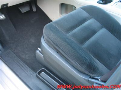 2016 Dodge Grand Caravan SXT  SXT, LOW, LOW 20,000 MILES - Photo 4 - North Platte, NE 69101