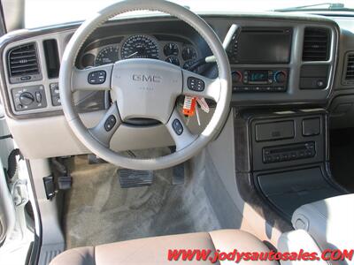 2006 GMC Yukon Denali  AWD. Sunroof, Heated Seats, Nav. - Photo 7 - North Platte, NE 69101