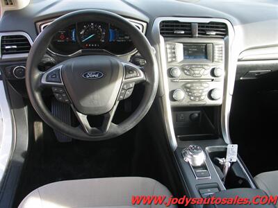 2018 Ford Fusion Hybrid S  S, LOW, LOW 48.000 MILES, 41 MPG - Photo 6 - North Platte, NE 69101