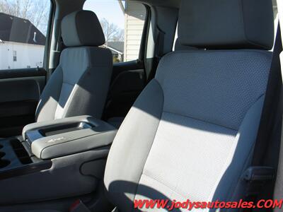 2017 Chevrolet Silverado 2500  W/T, 4X4, DOUBLECAB, 6.0 V-V8 - Photo 4 - North Platte, NE 69101
