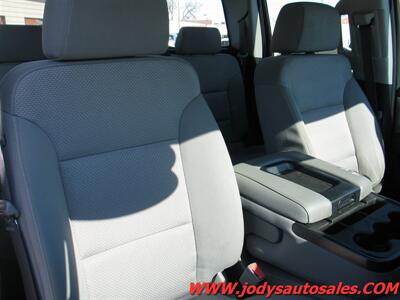 2017 Chevrolet Silverado 2500  W/T, 4X4, DOUBLECAB, 6.0 V-V8 - Photo 20 - North Platte, NE 69101