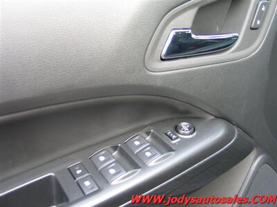 2022 GMC Canyon AT4  AT4, 4X4, CREW CAB, Heated Seats, LOW, LOW 5300 MILES - Photo 4 - North Platte, NE 69101