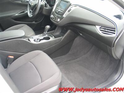 2018 Chevrolet Malibu LS LS, LOW 35,000 MILES, Hail Damage Special - Photo 22 - North Platte, NE 69101